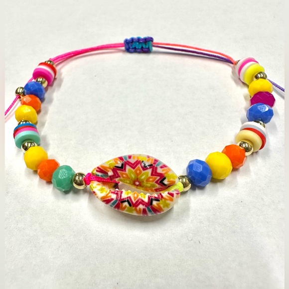 Shell Bracelet - Picture 3 of 3